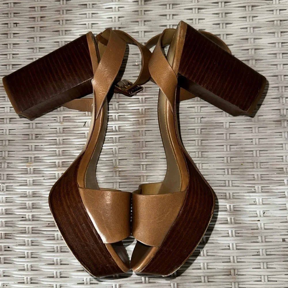 UEC MICHAEL Michael Kors Brown Platform Sandals with Chunky Heel